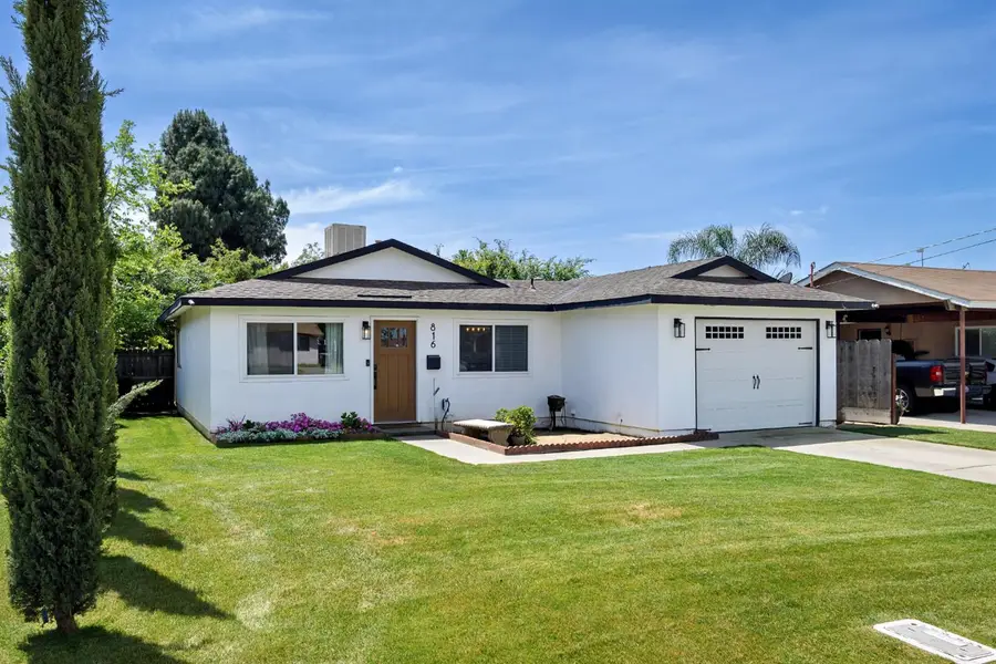 816 Roosevelt Street, Kingsburg, CA 93631 - #3