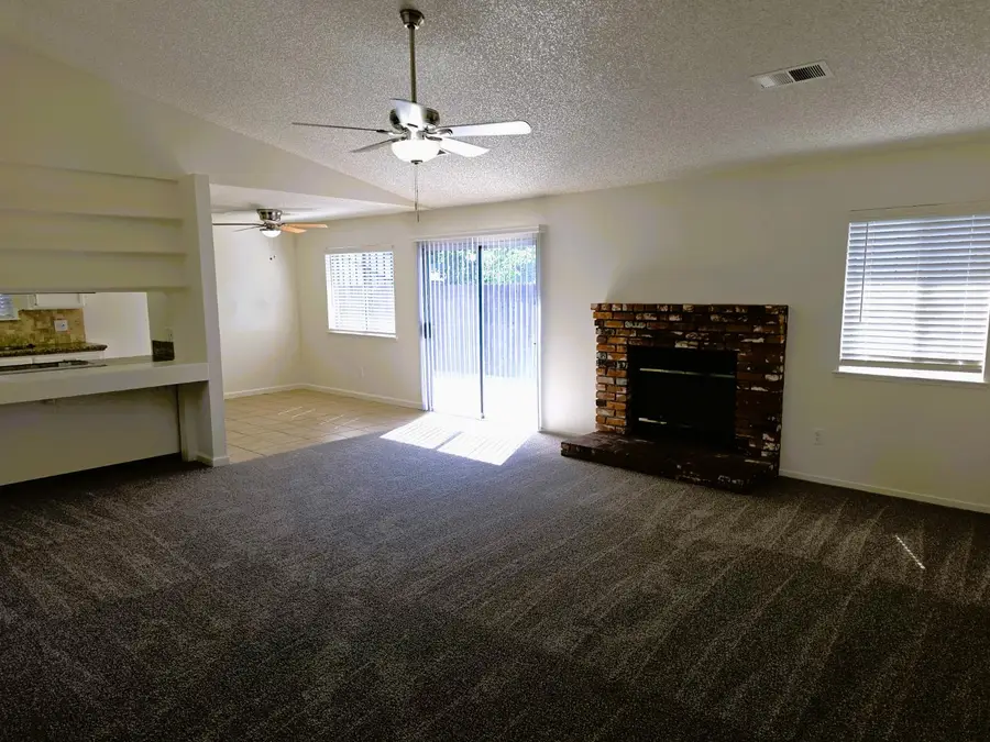 4951 E Fillmore, Fresno, CA 93727 - #2
