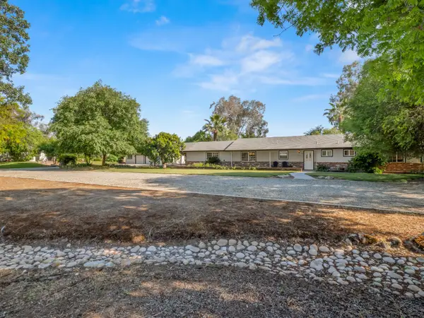 5731 E Copper Avenue, Clovis, CA 93619