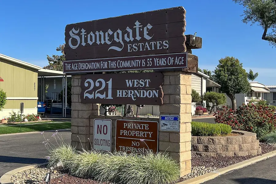 221 W Herndon Avenue #9, Fresno, CA 93650 - #2