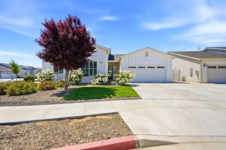 3617 N Santa Fe Street, Visalia, CA 93291 - #2