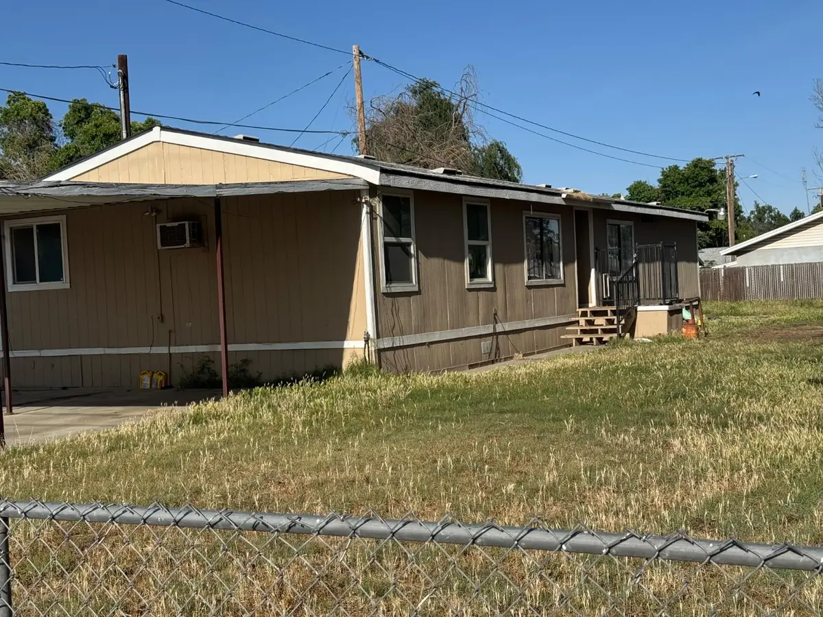 601 S Phillips Street, Hanford, CA 93230 - #1
