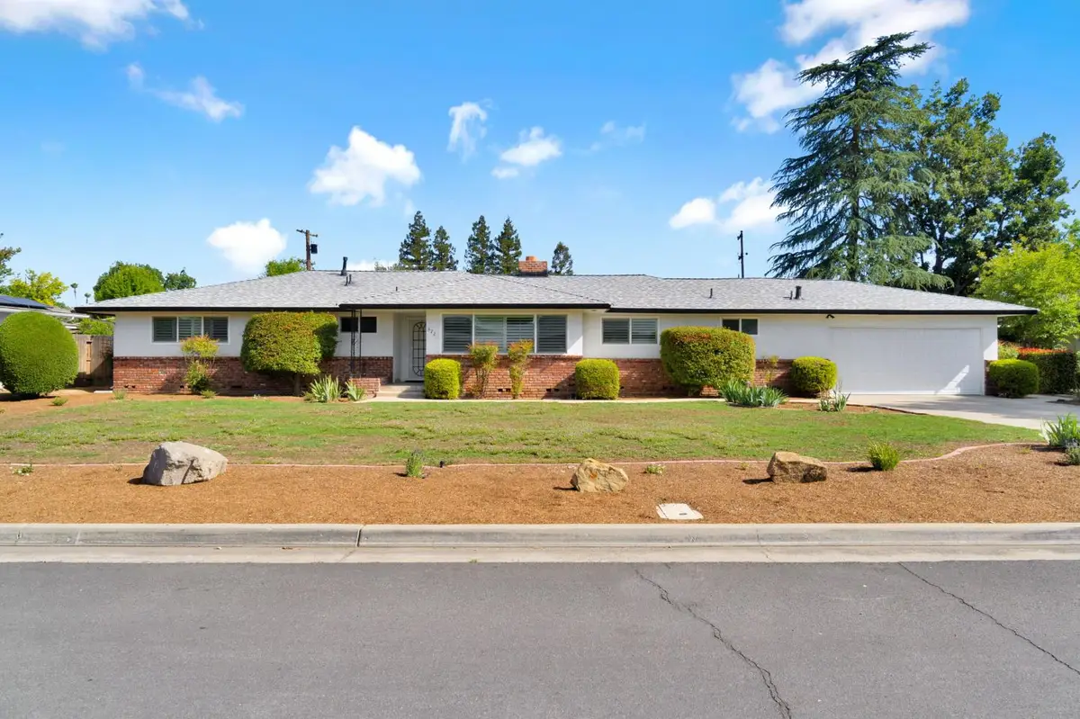 672 W Roberts Avenue, Fresno, CA 93704 - #1