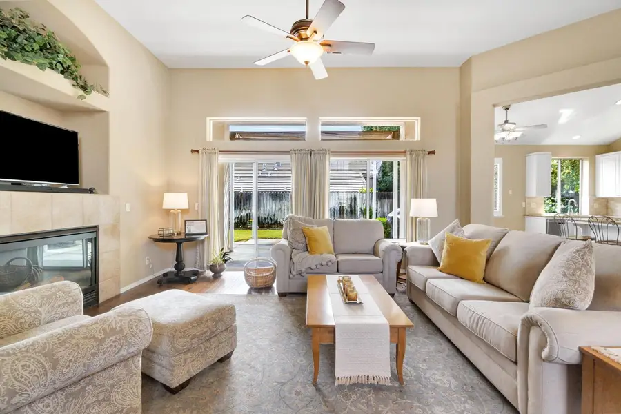 6074 W El Paso Avenue, Fresno, CA 93722 - #2