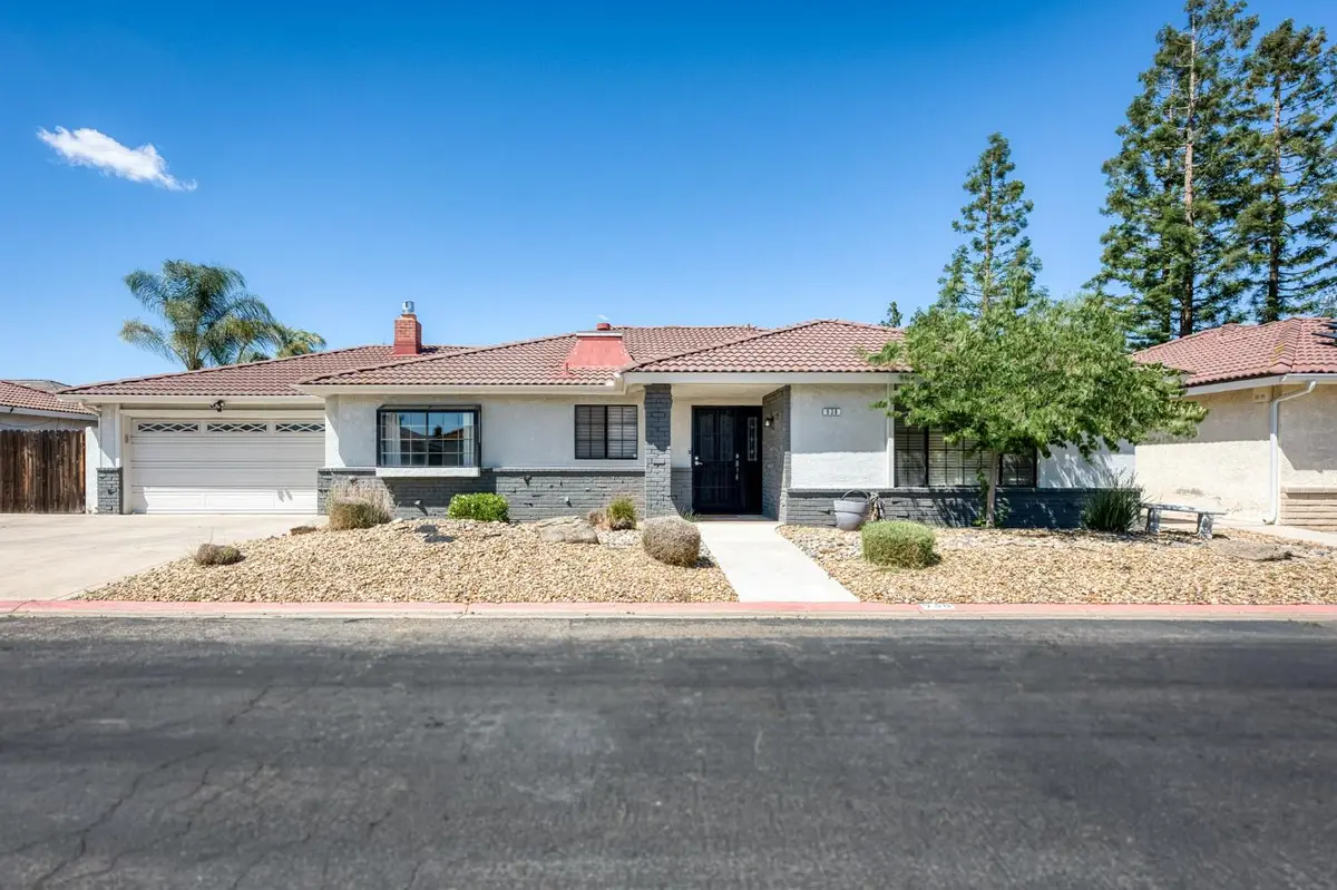 938 E Goshen Avenue, Fresno, CA 93720 - #1