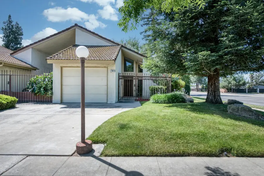 2803 W Celeste Avenue #4, Fresno, CA 93711 - #2