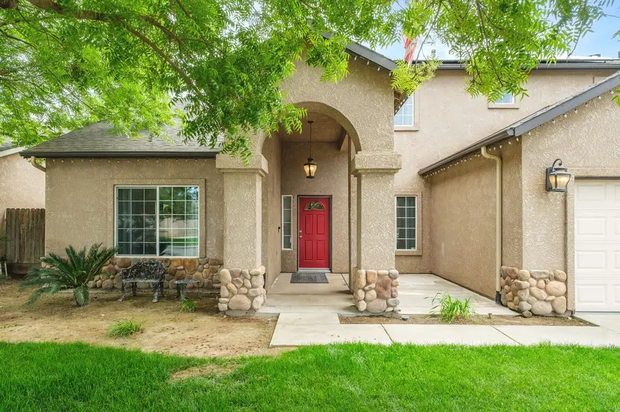 600 W Lake Street, Kingsburg, CA 93631 - #3