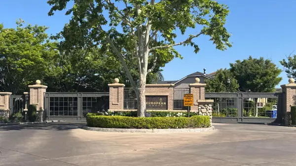 3683 W Black Walnut Lane, Fresno, CA 93711