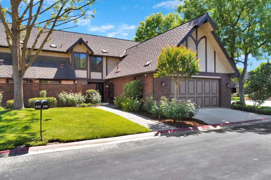 2827 W Compton Court, Fresno, CA 93711 - #2