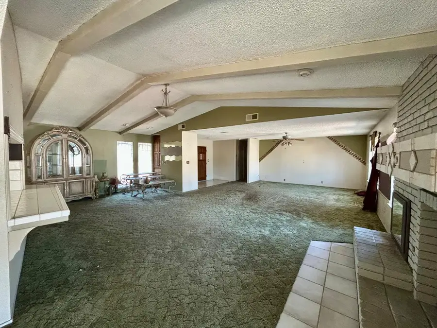 55 Oxford Avenue, Clovis, CA 93612 - #2