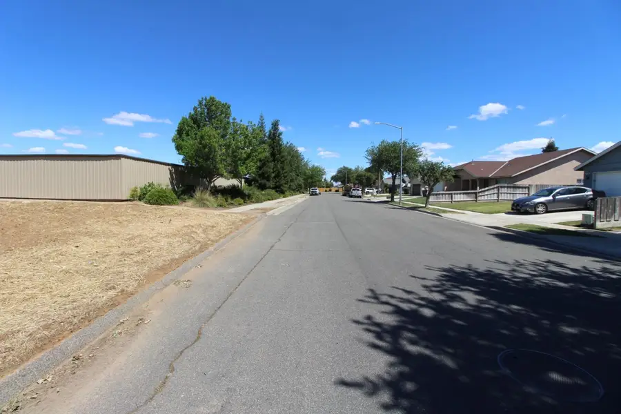 5717 W Shaw Avenue, Fresno, CA 93722 - #3