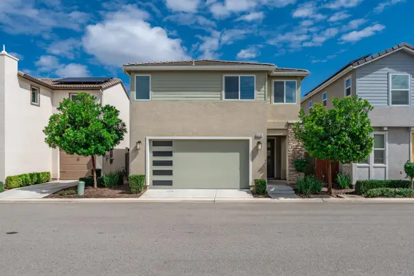479 Farmhouse Lane, Clovis, CA 93619