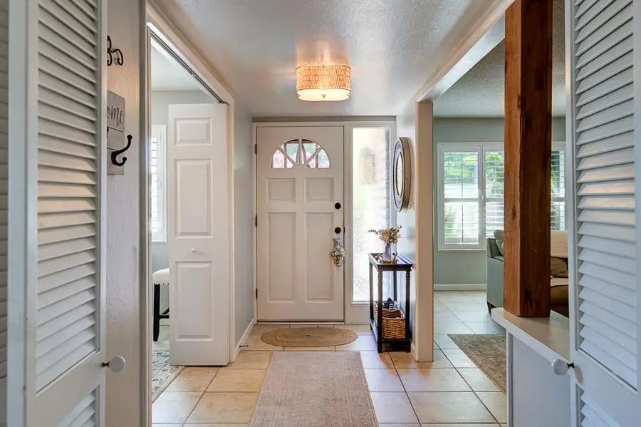 719 E Alluvial Avenue, Fresno, CA 93720 - #3