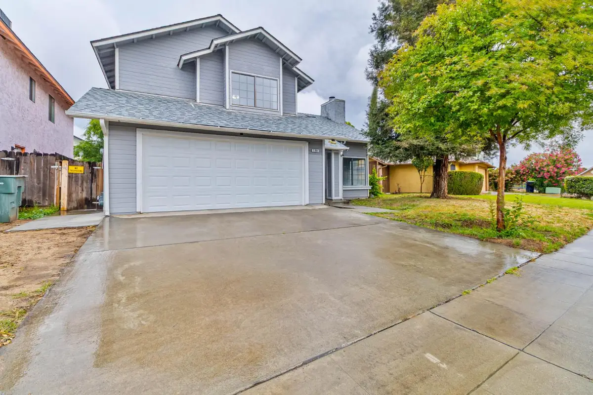 2244 N Prospect Avenue, Fresno, CA 93722 - #1