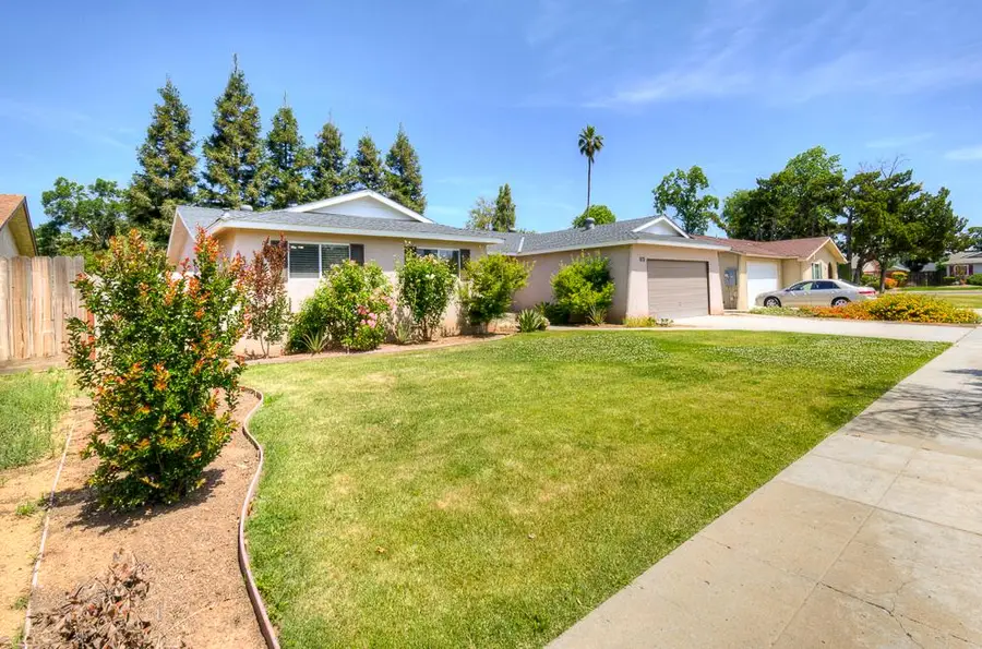 3152 W Morris Avenue, Fresno, CA 93711 - #2