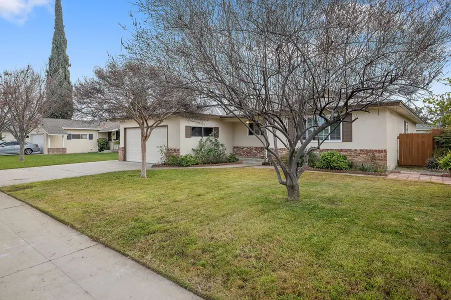 692 W Gettysburg Avenue, Clovis, CA 93612 - #3