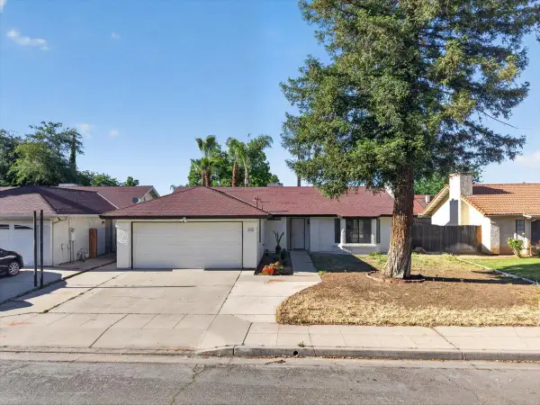 3670 W Fedora Avenue, Fresno, CA 93722