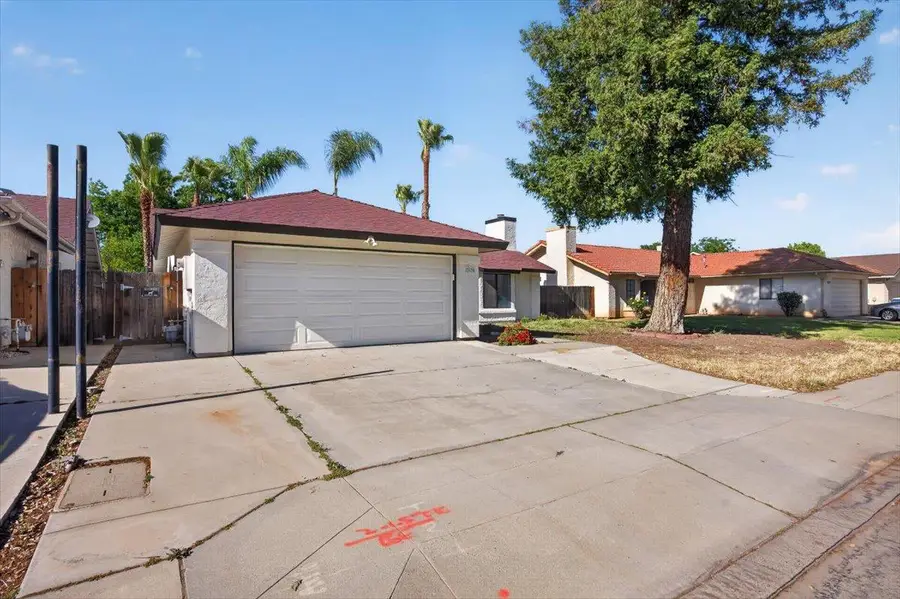 3670 W Fedora Avenue, Fresno, CA 93722 - #3