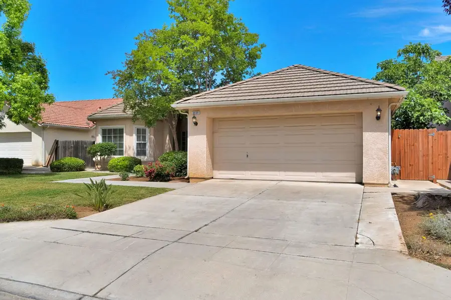 4466 W Celeste Ave, Fresno, CA 93722 - #3