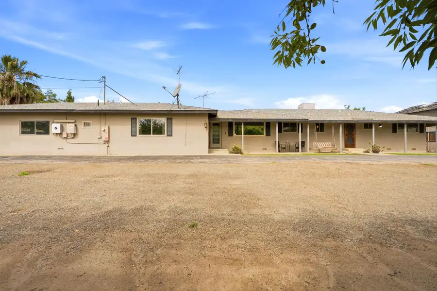 5308 E Mount Whitney Avenue, Laton, CA 93242 - #2