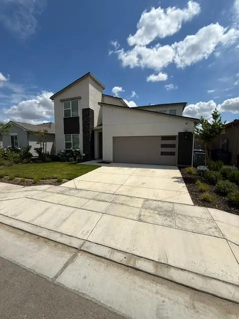 6347 E Adena Avenue, Fresno, CA 93727 - #2