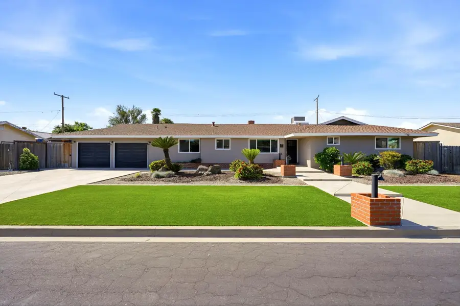 365 E Sycamore Drive, Hanford, CA 93230 - #3