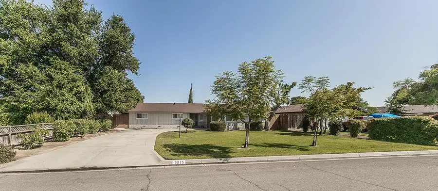 5915 E El Monte Way, Fresno, CA 93727 - #2