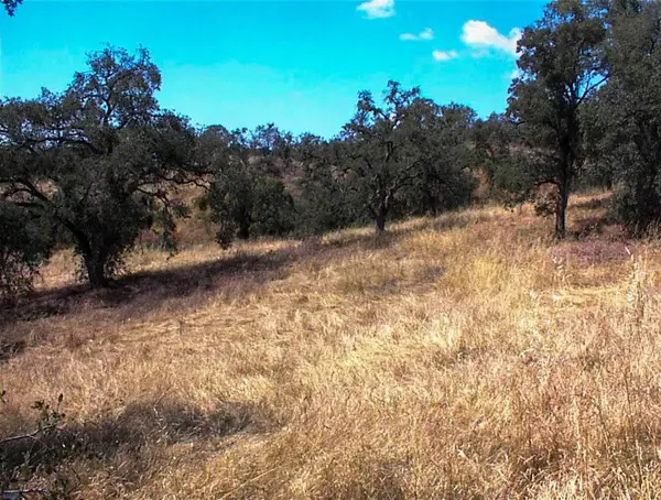 128 Hickory Lane, Yokuts Valley, CA 93675