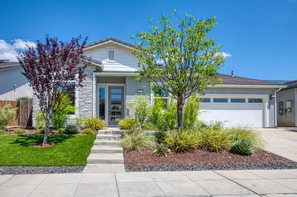819 Pinnacle Drive W, Madera, CA 93636