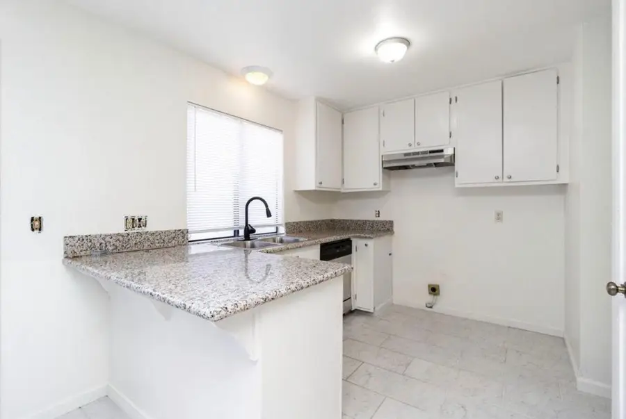 4747 N Woodrow Avenue #122, Fresno, CA 93726 - #3
