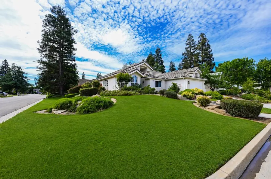 9061 N Brookview Avenue, Fresno, CA 93720 - #3