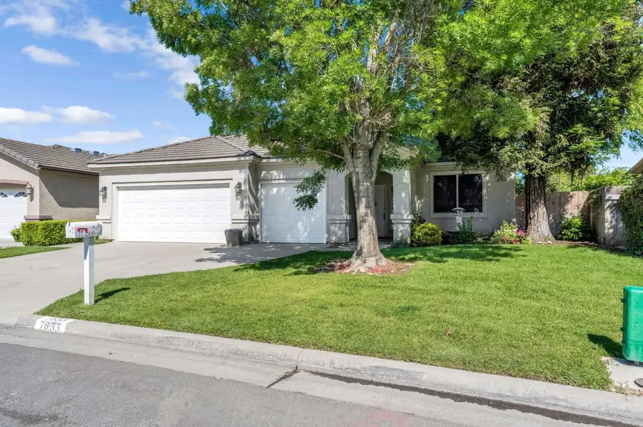7633 N Hanna Avenue, Fresno, CA 93722 - #2