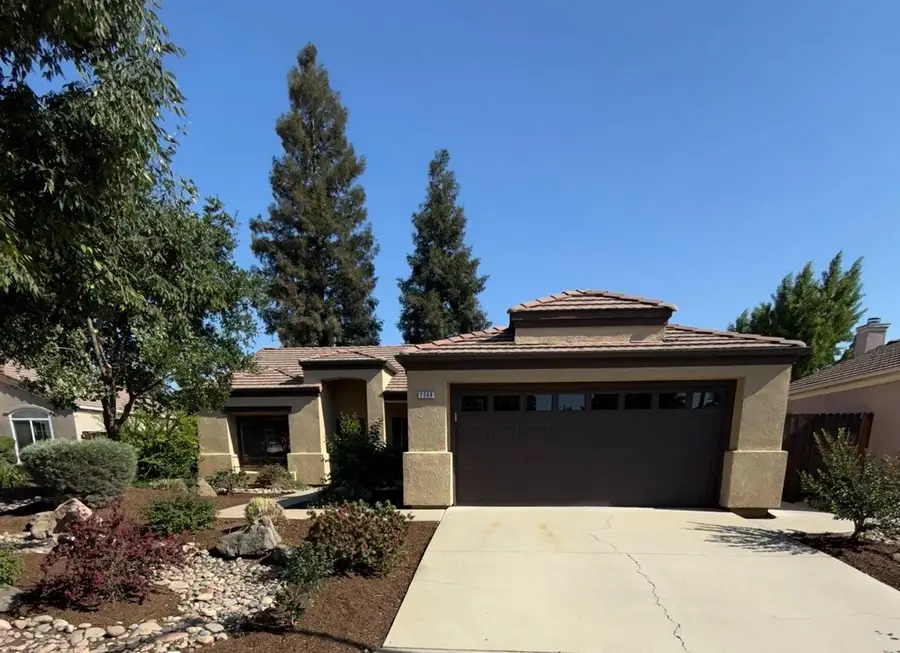 2368 E El Paso Avenue, Fresno, CA 93720 - #2