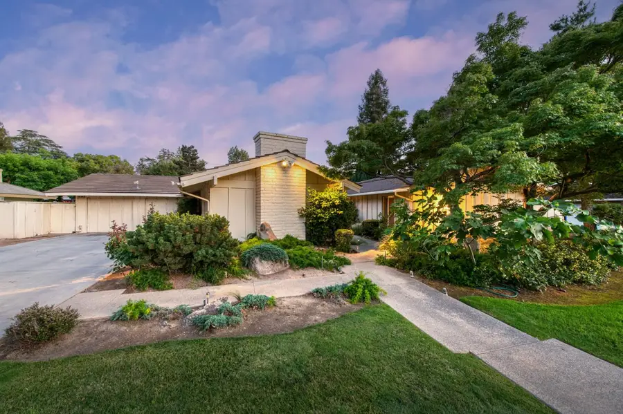 1687 W Dovewood, Fresno, CA 93711 - #3