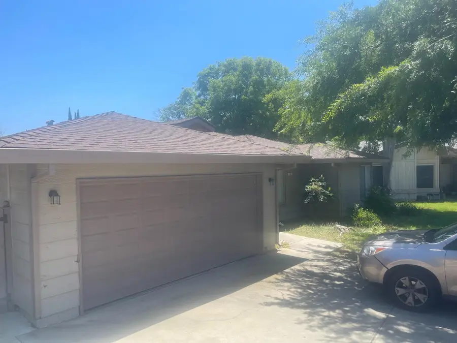 559 W Indianapolis Avenue, Clovis, CA 93612 - #3