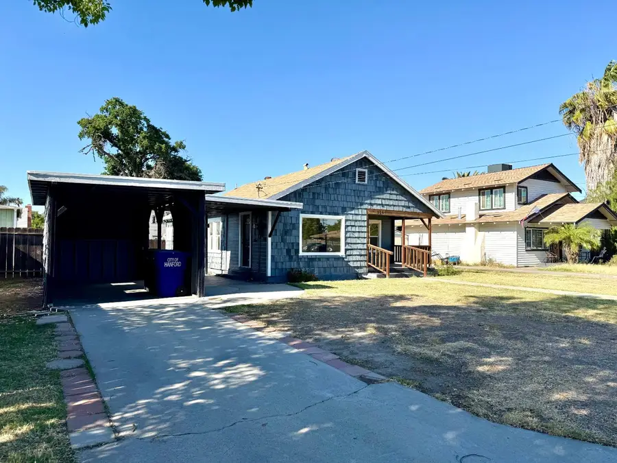 316 E Cameron Street, Hanford, CA 93230 - #3