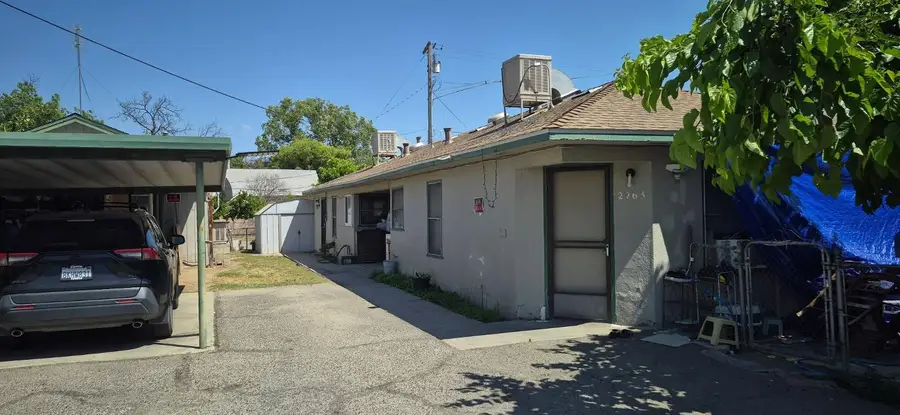 2263 E Thomas Avenue, Fresno, CA 93701 - #2