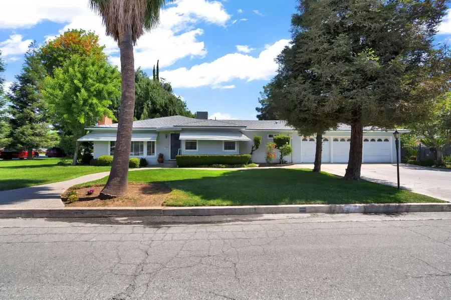 200 Lyons Street, Madera, CA 93638 - #3