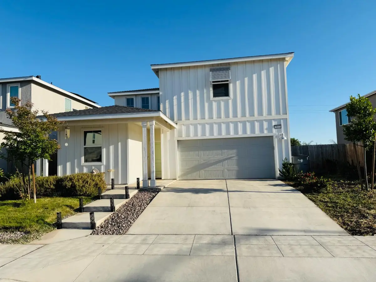 5843 W Laguna Avenue, Fresno, CA 93722 - #1