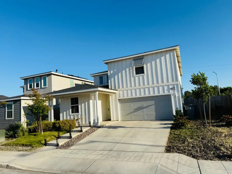 5843 W Laguna Avenue, Fresno, CA 93722 - #3
