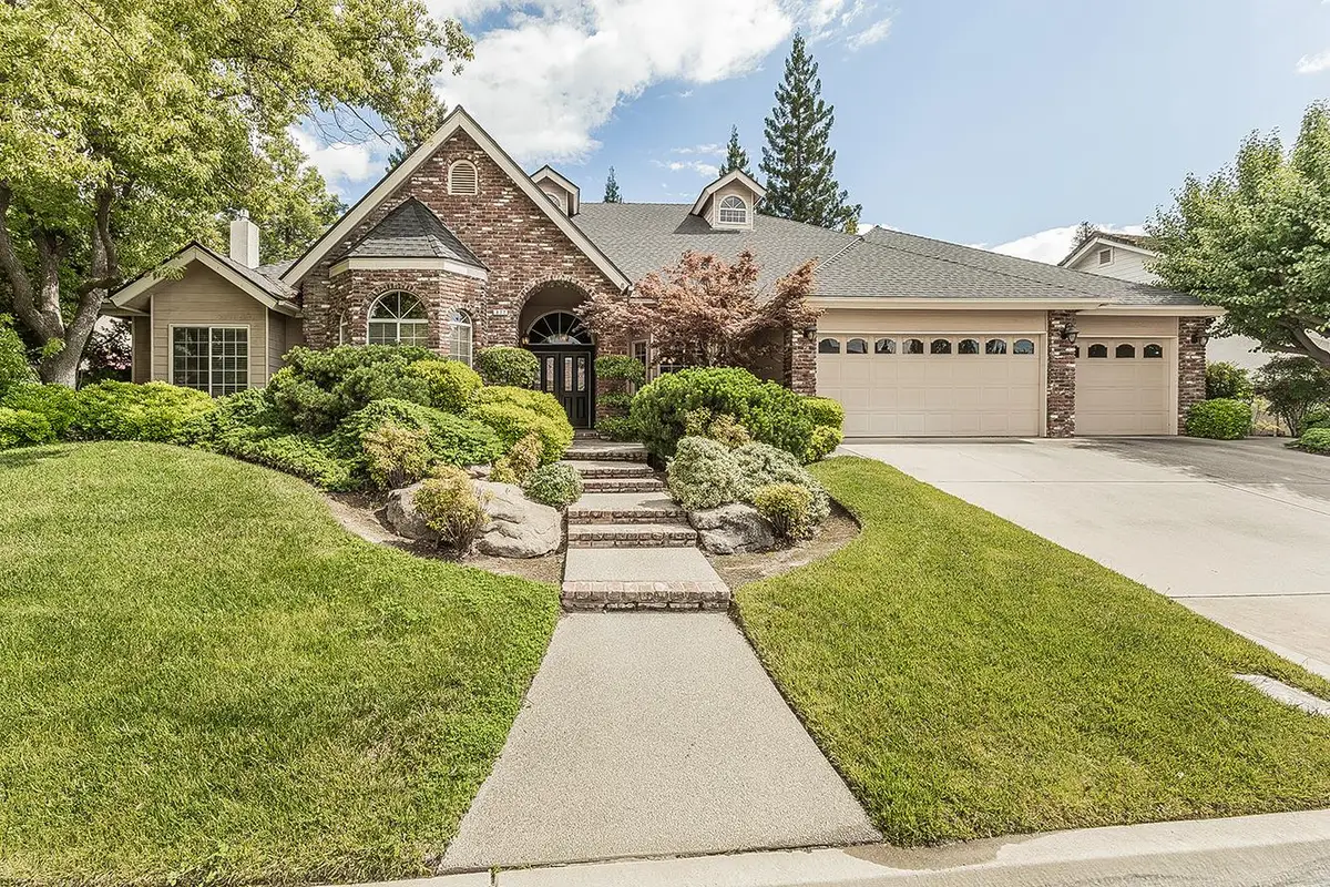 877 E Portsmouth Drive, Fresno, CA 93730 - #1