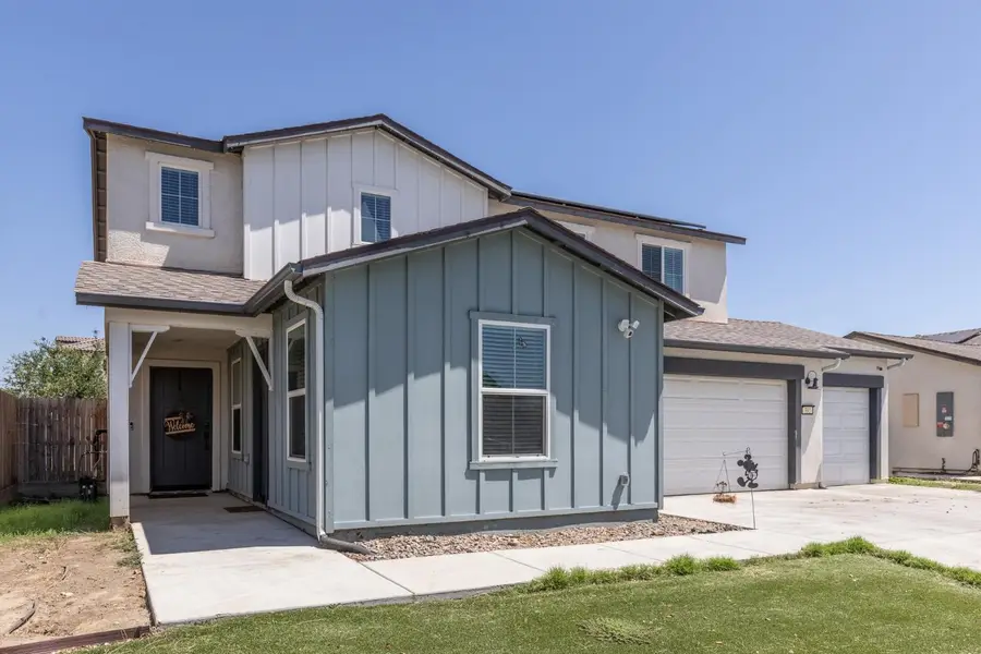 332 E Porter Avenue, Visalia, CA 93291 - #3