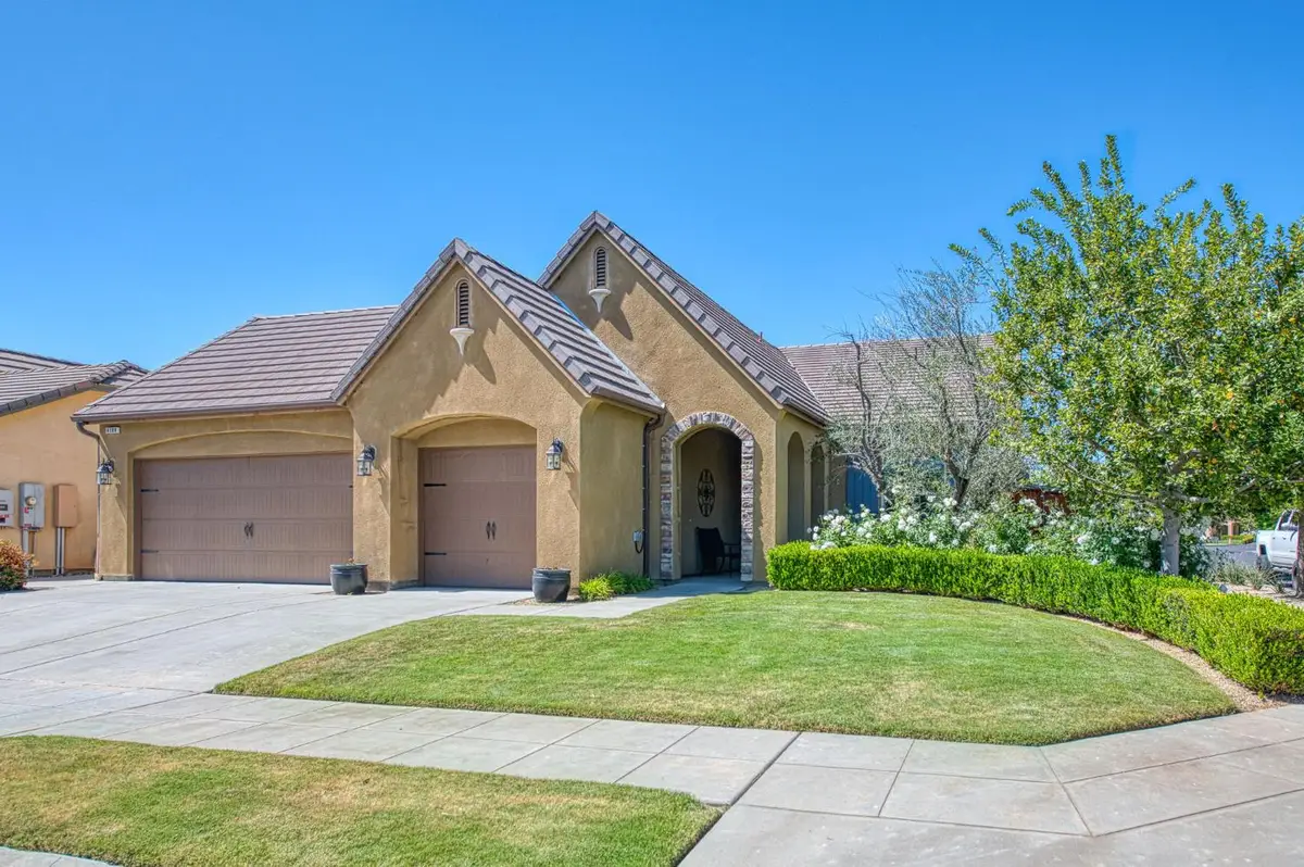 4199 Trenton Avenue, Clovis, CA 93619 - #1