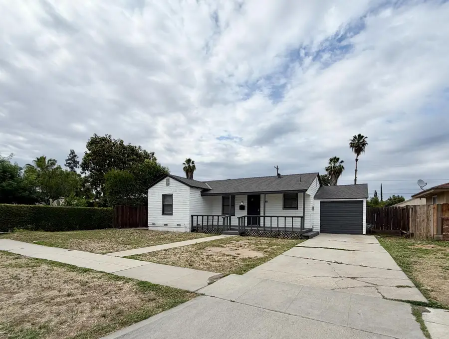 1336 W Fountain Way, Fresno, CA 93705 - #2