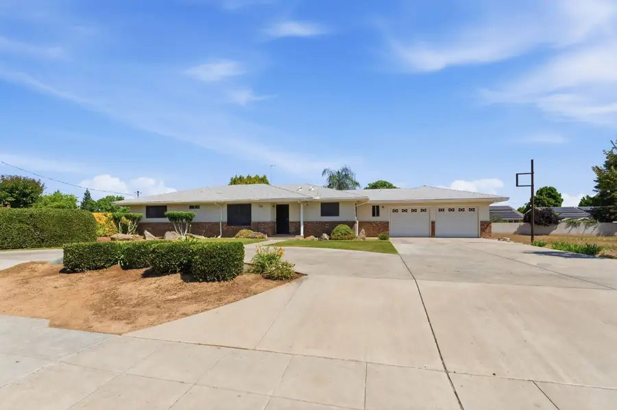 5396 W Clinton, Fresno, CA 93722 - #3