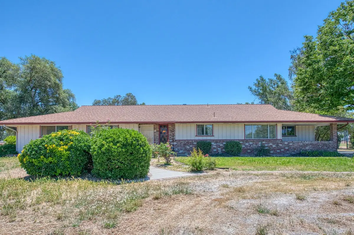 4565 W Dakota Avenue, Fresno, CA 93722 - #1