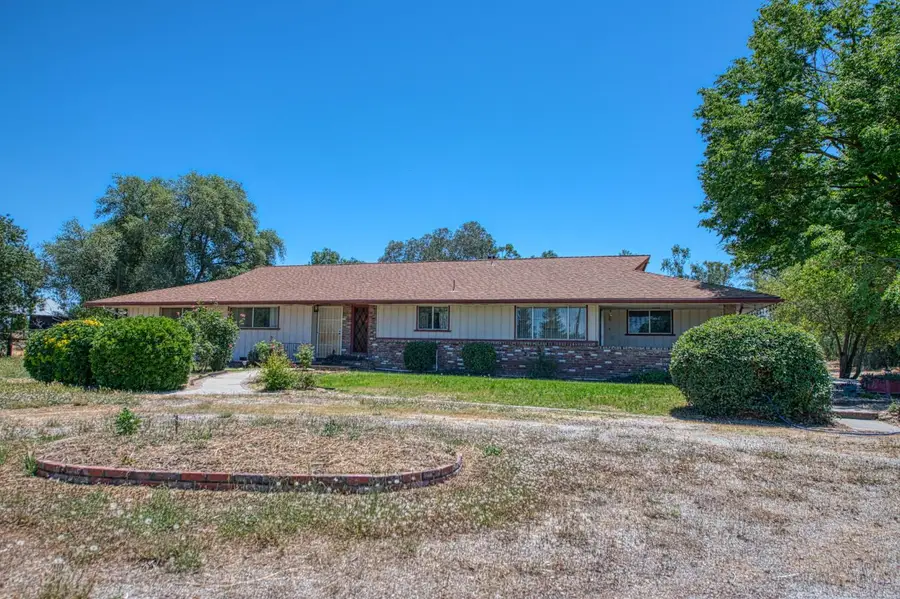 4565 W Dakota Avenue, Fresno, CA 93722 - #3