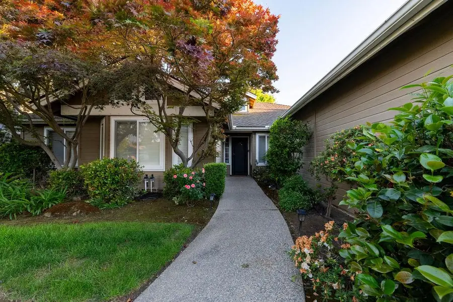 877 E Catalina Circle, Fresno, CA 93730 - #2
