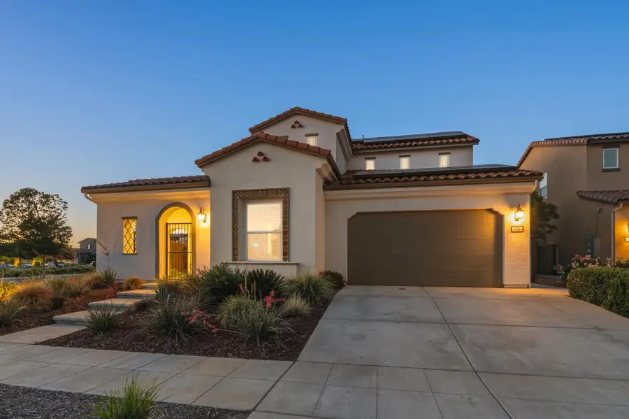 915 Vineyard Court, Madera, CA 93636 - #2