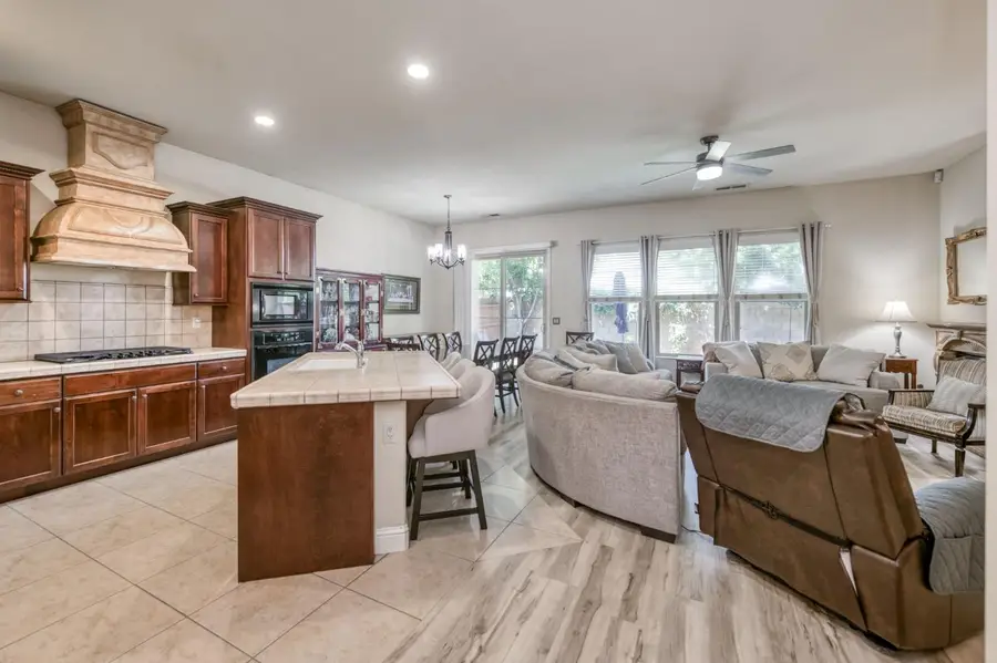5981 E Via Manzi Drive, Fresno, CA 93727 - #3